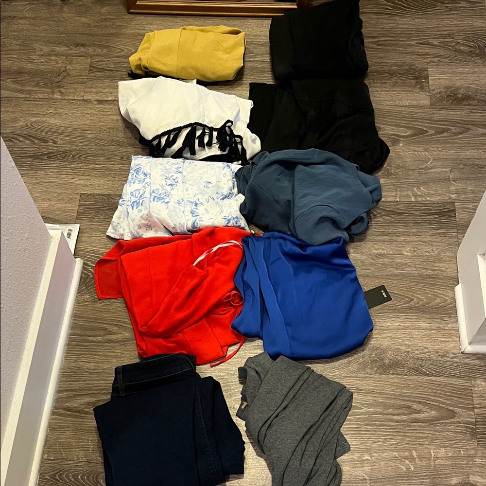 MYSTERY Women’s Clothing Bundle | 10 Pieces Dresses, Jeans, cardigan (Sizes S–L)